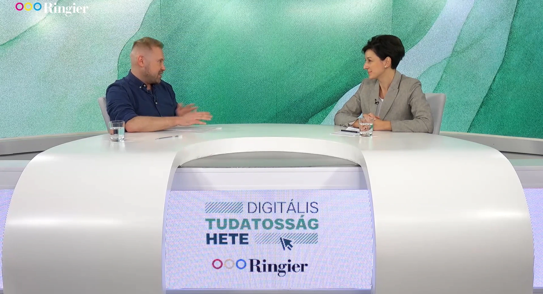 Még meg sem született, de már van digitális lábnyoma - mi is az a sharenting?